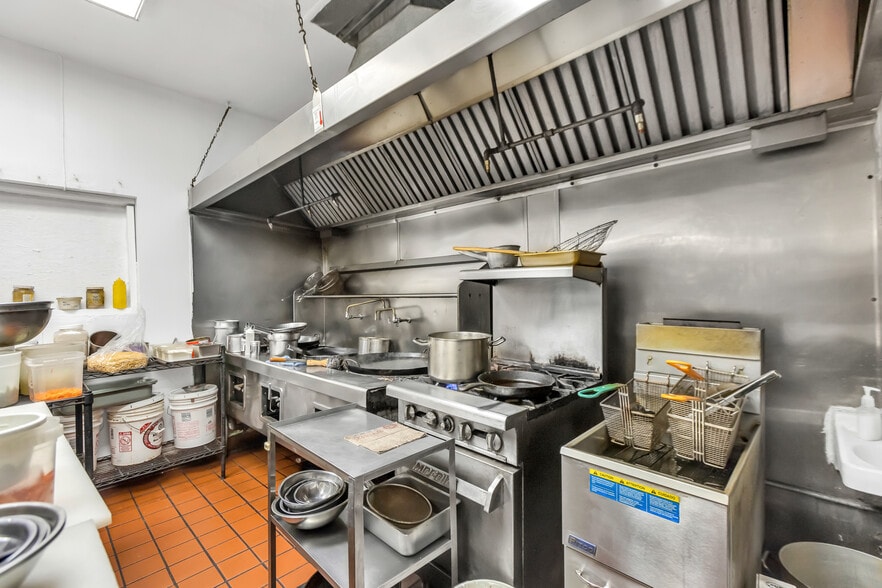 More Photos Of 3116 Stockton Blvd, Sacramento Restaurant For Sale