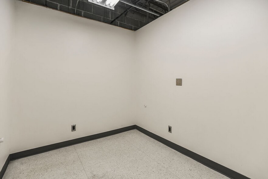 More Photos Of 1854 Minnesota Ave, Kansas City Office Residential For Sale