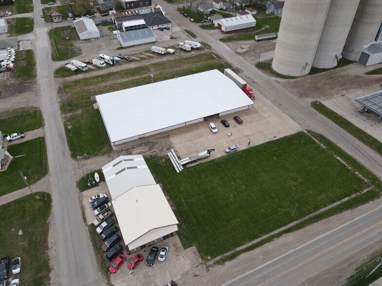 More Photos Of 203 S Madison St, Prairie City Warehouse For Sale