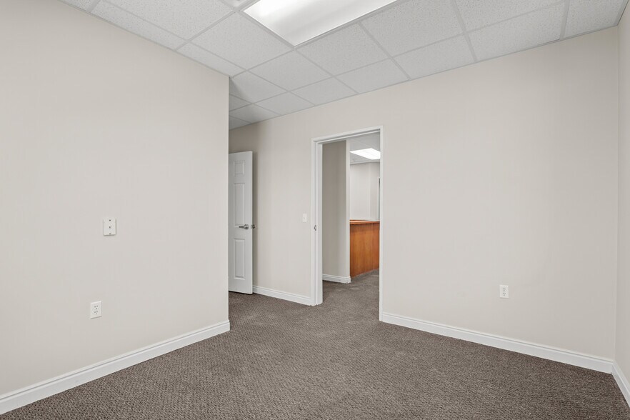 More Photos Of 411-423 N Orem Blvd, Orem Medical For Lease