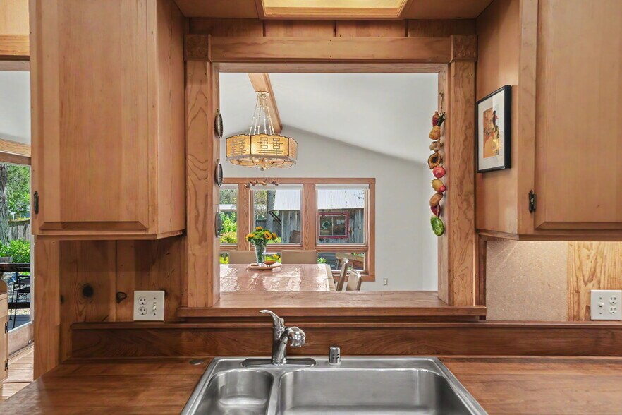More Photos Of 21376 Consolation St, Volcano Specialty For Sale