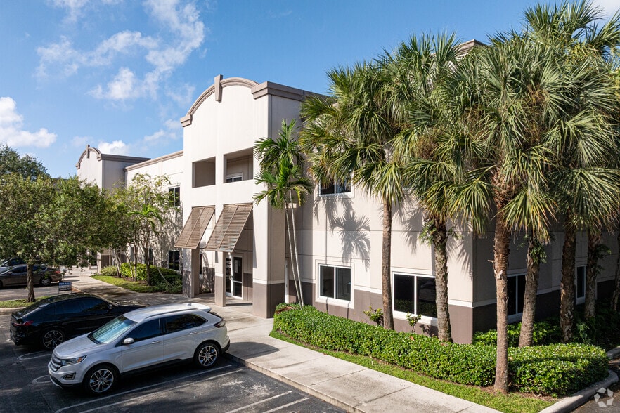 More Photos Of 3924-3960 Coral Ridge Dr, Coral Springs Showroom For Sale