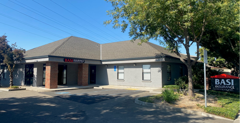 Primary Photo Of 1000-1002 W Center St, Manteca Medical For Lease