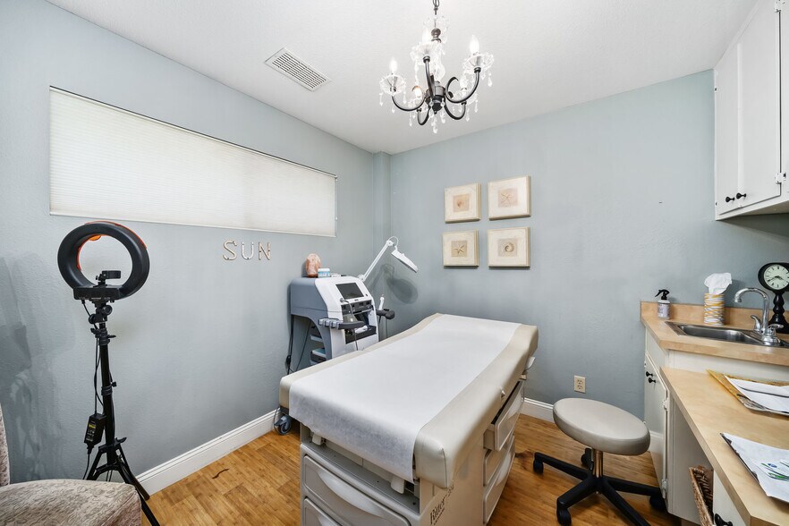 More Photos Of 1050 Las Tablas Rd, Templeton Medical For Lease