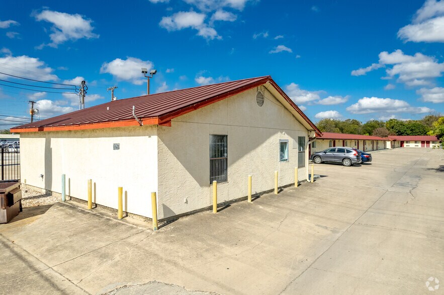 Primary Photo Of 3257 SW Military Dr, San Antonio Hotel For Sale