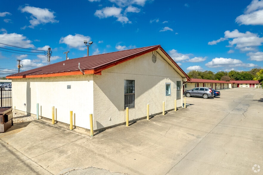 Primary Photo Of 3257 SW Military Dr, San Antonio Hotel For Sale