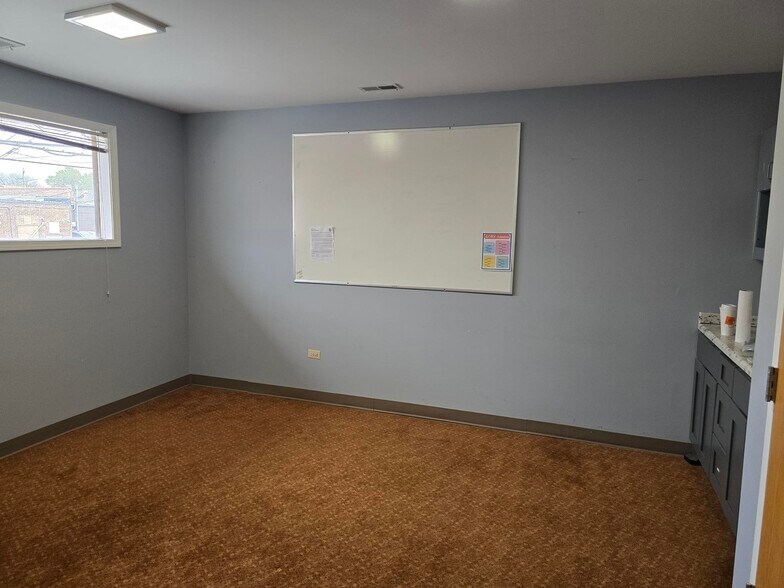 More Photos Of 6420 N California Ave, Chicago Medical For Lease