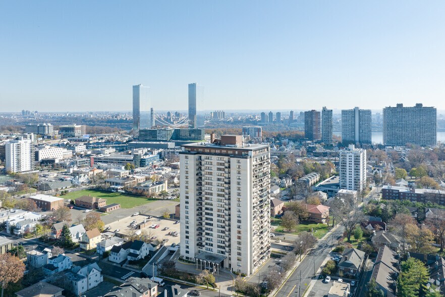 More Photos Of 1590 Anderson, Fort Lee Apartments For Sale