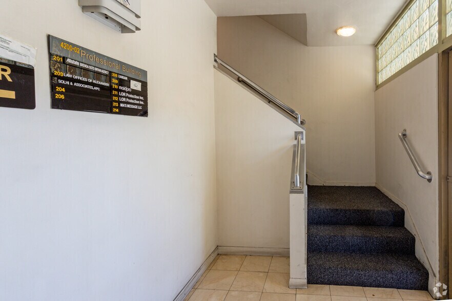 More Photos Of 4200-4204 Atlantic Ave, Long Beach Office For Lease