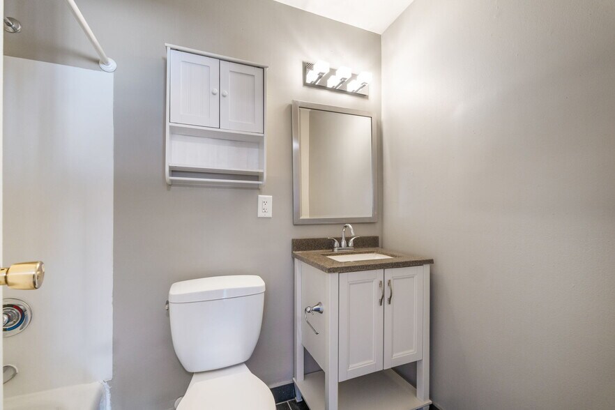 More Photos Of 1309 Fair Ave, Columbus Apartments For Sale