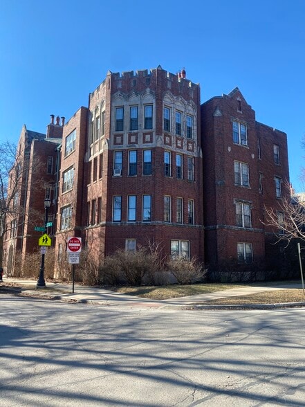 More Photos Of 940 Judson Ave, Evanston Apartments For Sale