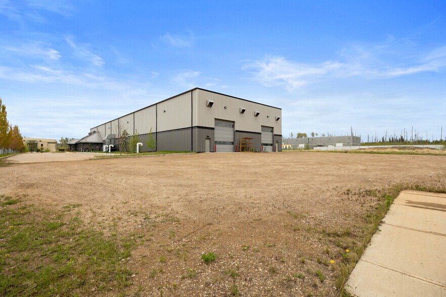 More Photos Of 340 Robertson Rd, Fort McMurray Warehouse For Lease