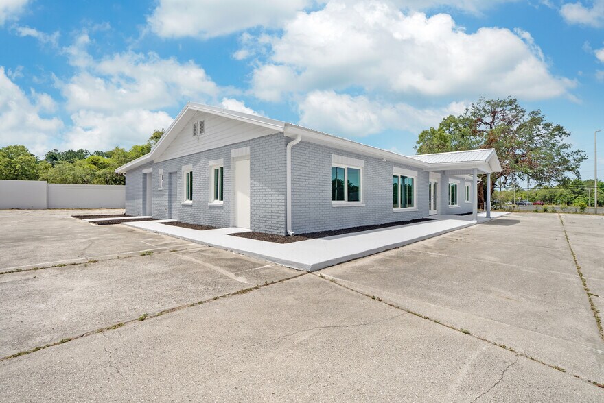 More Photos Of 3248 Commercial Way, Spring Hill Medical For Sale