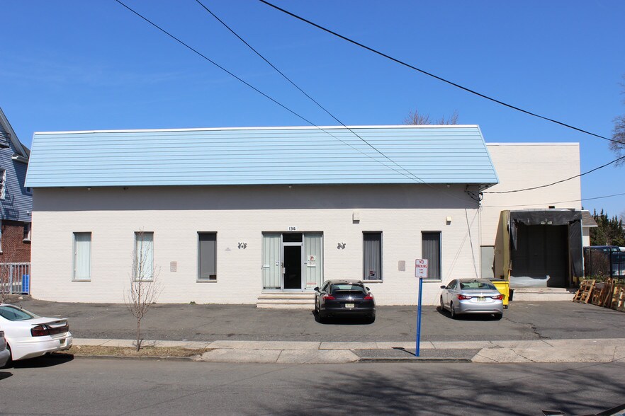 More Photos Of 134 Myer St, Hackensack Warehouse For Sale