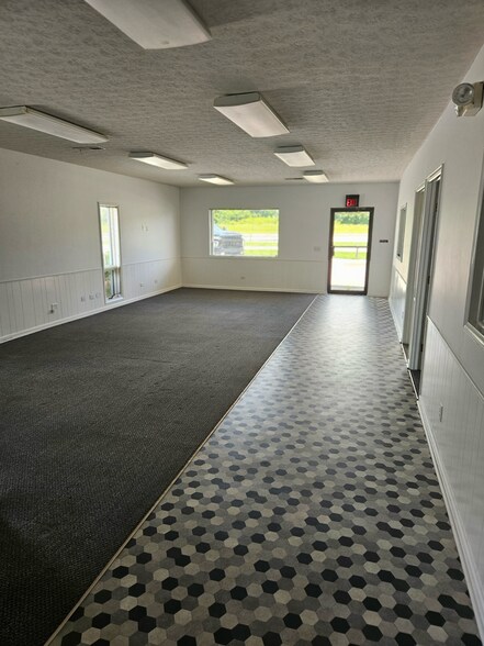 More Photos Of 1433 Us-127 Byp, Lawrenceburg Office For Sale
