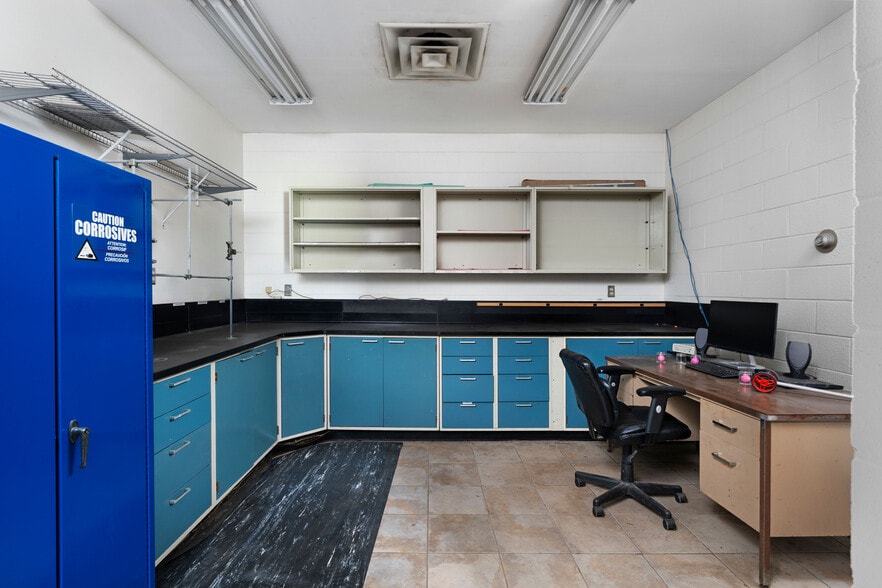 More Photos Of 112 Old Mill Rd, Cartersville Research And Development For Sale