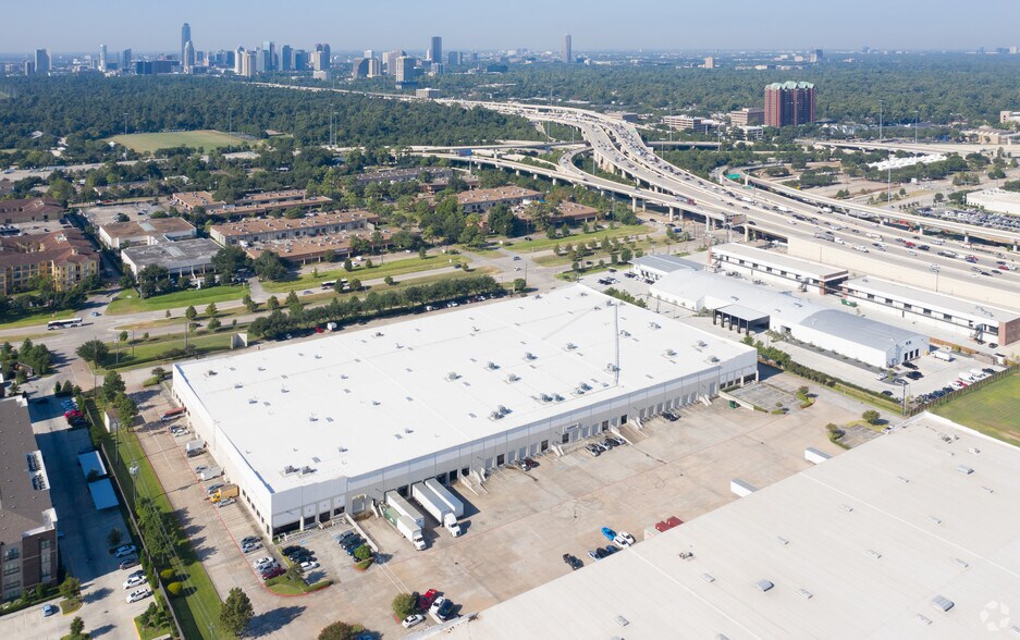 Primary Photo Of 7108 Old Katy Rd, Houston Showroom For Lease