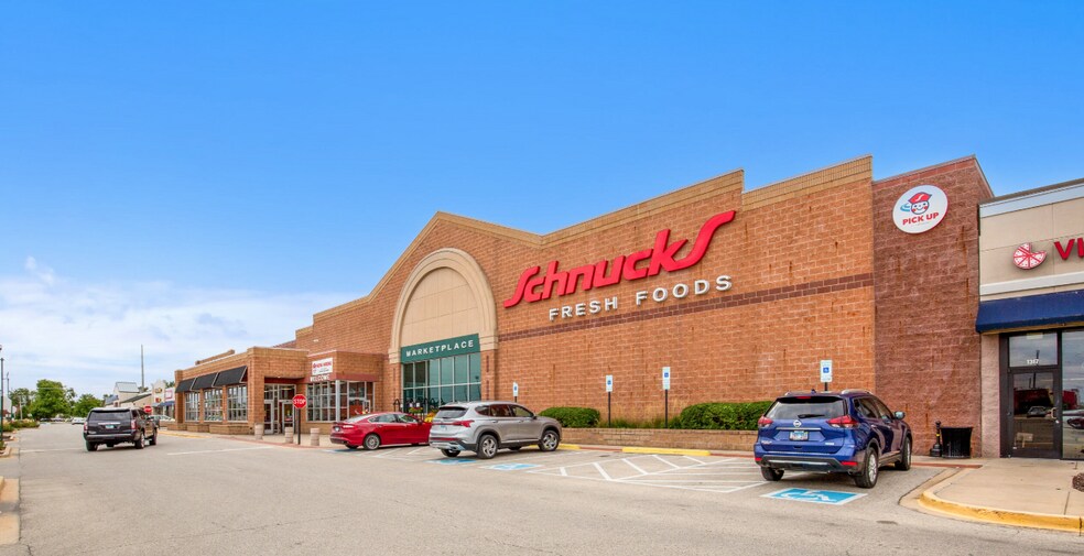 More Photos Of 1201-1335 Savoy Plaza Ln, Savoy General Retail For Lease