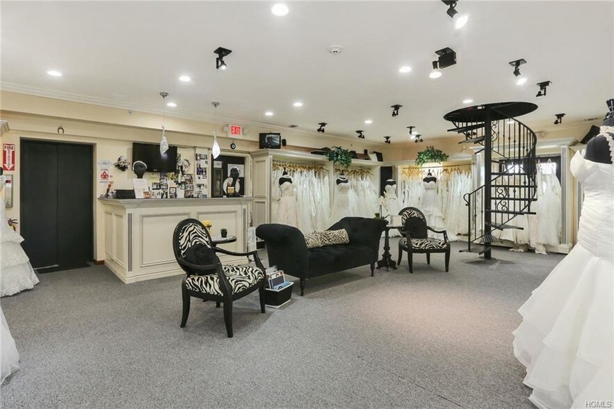 More Photos Of 35 S Middletown Rd, Nanuet Office For Lease