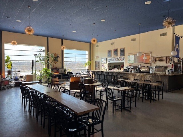 More Photos Of 130 N 1st St, Wausau Storefront Retail Office For Lease