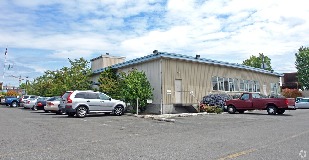 More Photos Of 5245 Shilshole Ave NW, Seattle Light Manufacturing For Lease