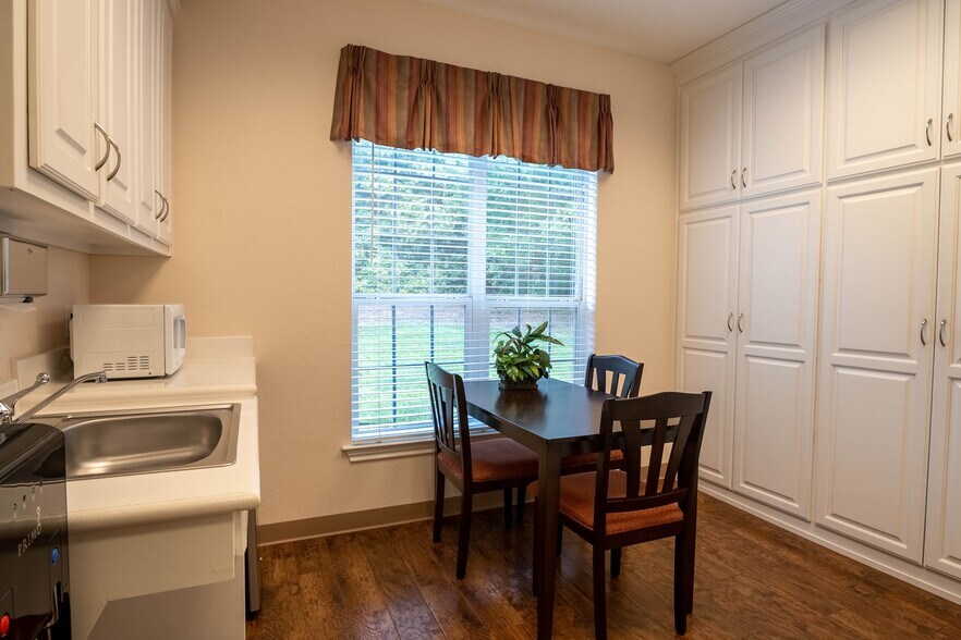 More Photos Of 1000 W State Highway 6, Waco Office For Lease