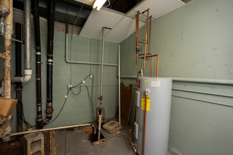 More Photos Of 333 Waller Ave, Lexington Medical For Sale