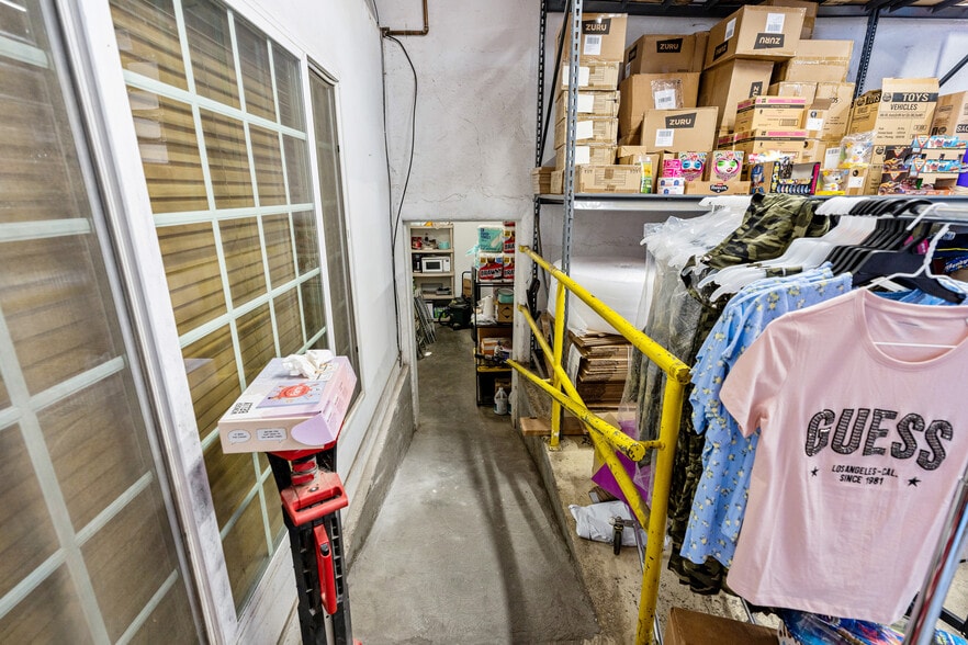 More Photos Of 2879 Main St, Riverside Warehouse For Lease