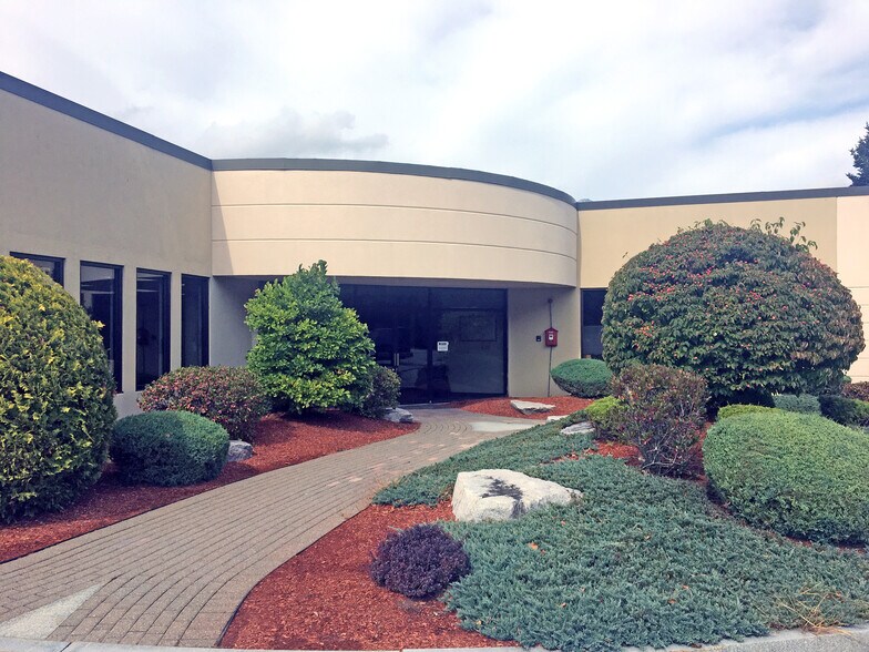 More Photos Of 1 Wall St, Hudson Unknown For Lease