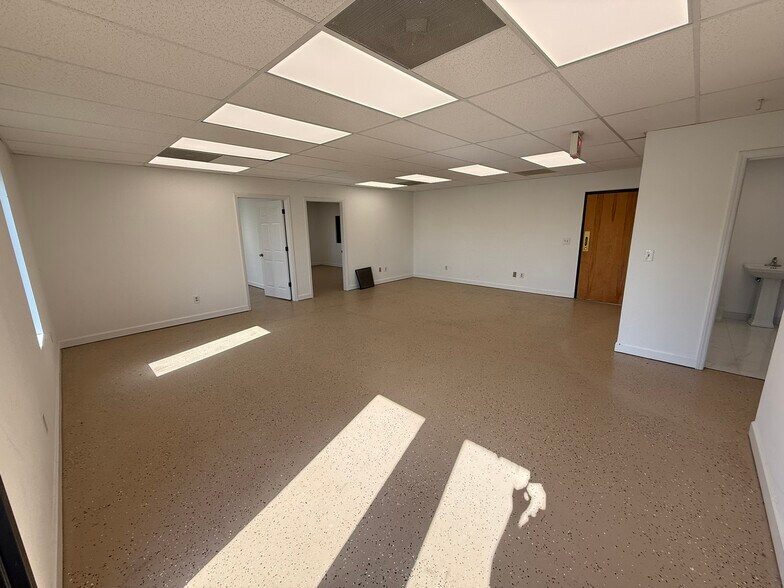 More Photos Of 479 Springdale Rd E, Rock Hill Warehouse For Lease