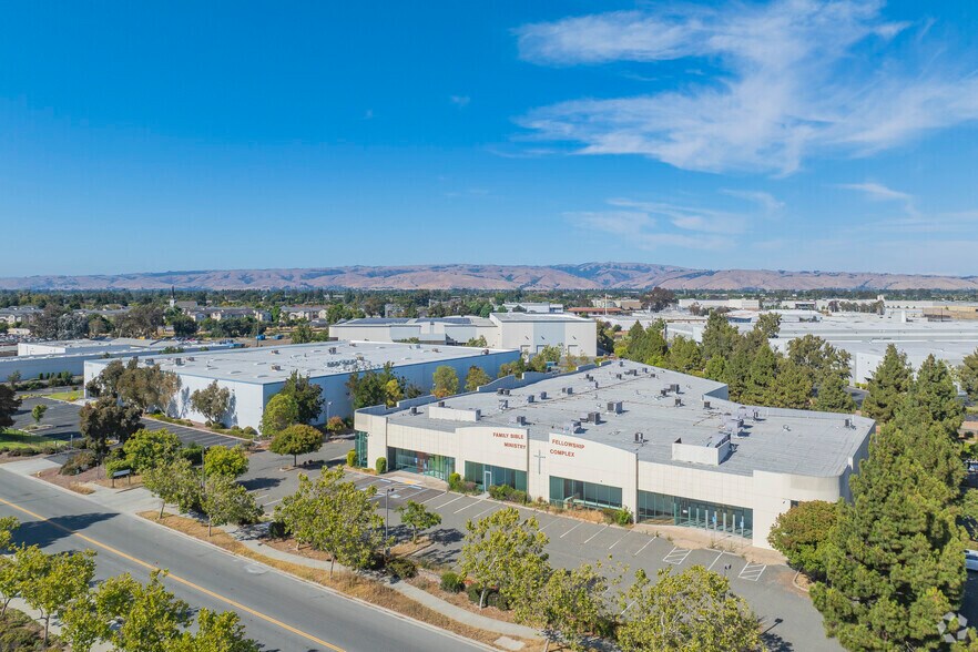 More Photos Of 37620 Filbert St, Newark Warehouse For Sale