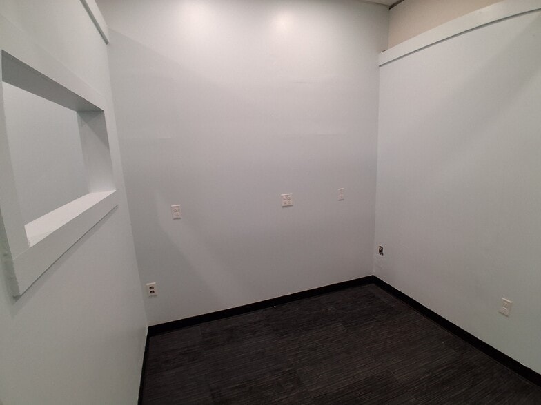More Photos Of 111 Lafayette Rd, Salisbury Storefront For Lease