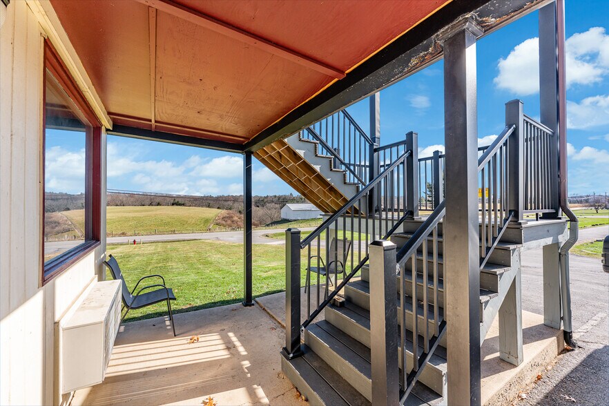 More Photos Of 21507 Seneca Trl, Marlinton Hotel For Sale