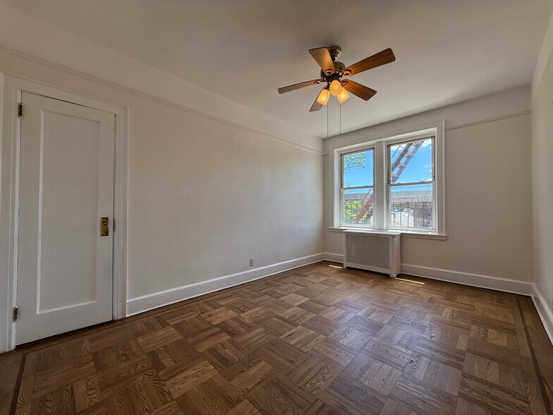 More Photos Of 8161 Woodhaven Blvd, Glendale Apartments For Sale