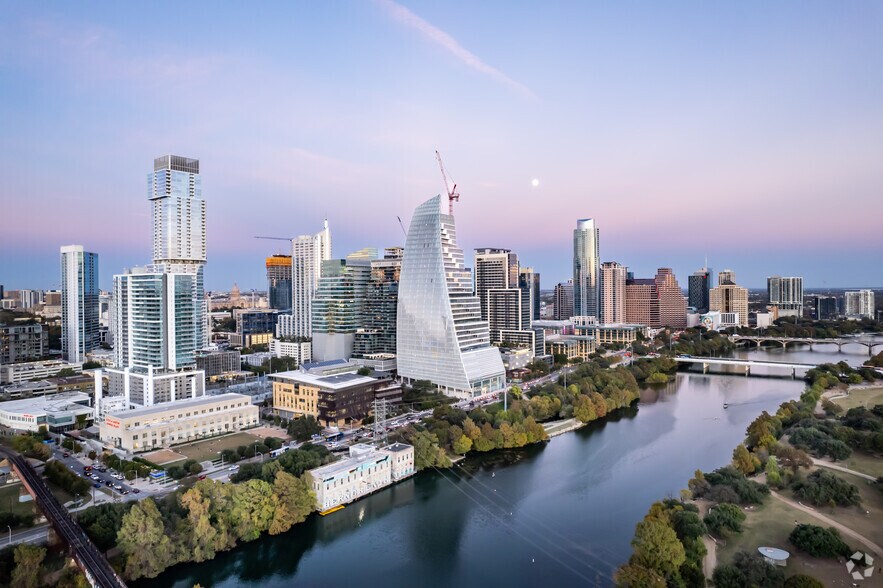 More Photos Of 601 W 2nd St, Austin Office For Lease