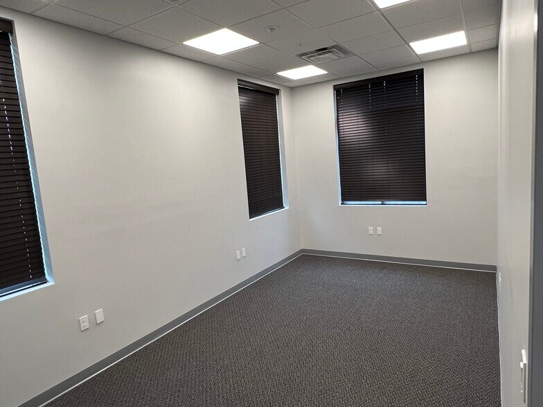 More Photos Of 18 Market Ave, Palm Coast Office For Lease