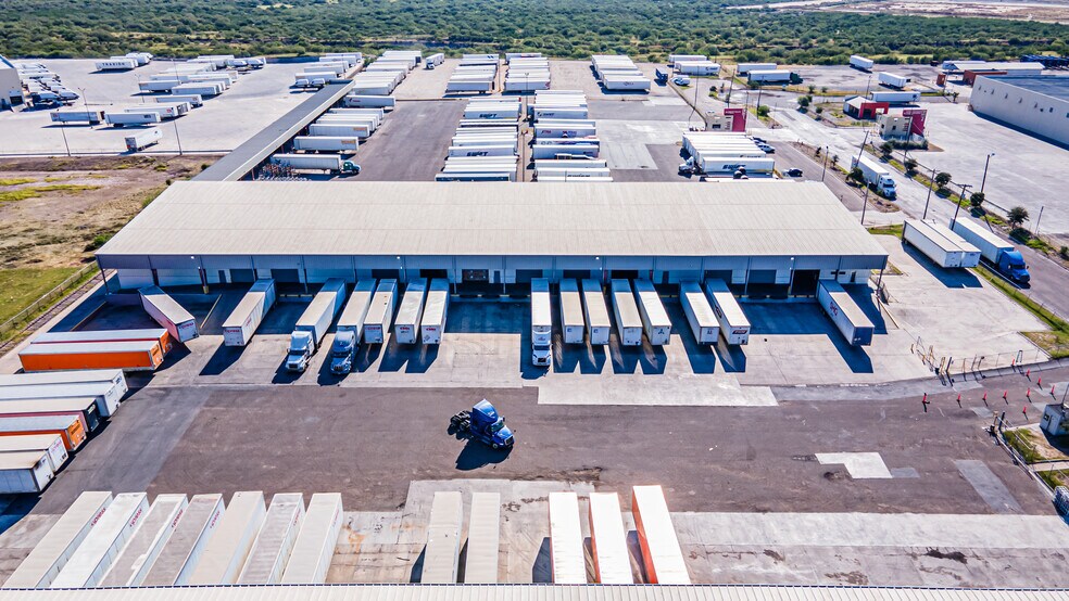 More Photos Of 13806 N Unitec Dr, Laredo Warehouse For Lease