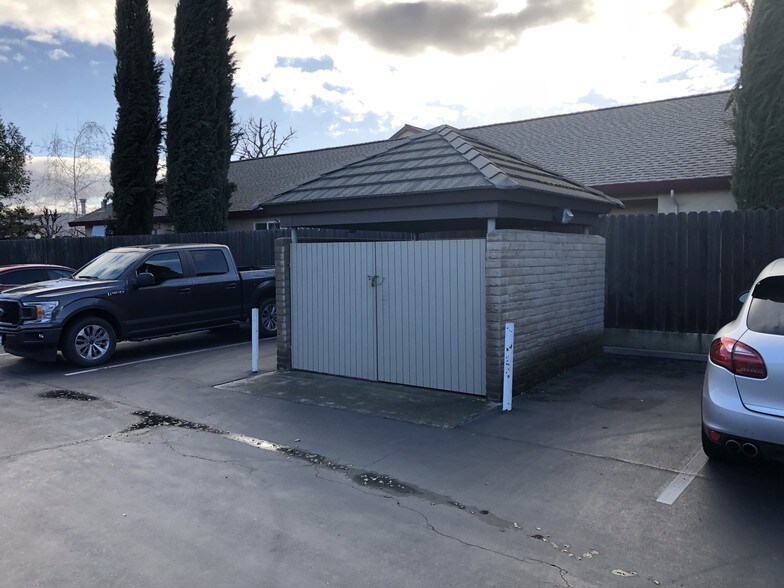 More Photos Of 1204 Cottonwood St, Woodland Office For Sale