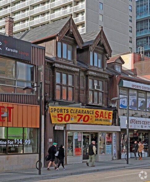 More Photos Of 364 Yonge St, Toronto Storefront Retail Residential For Lease