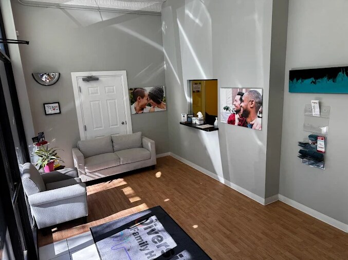 More Photos Of 329 White St, Norman Storefront For Lease