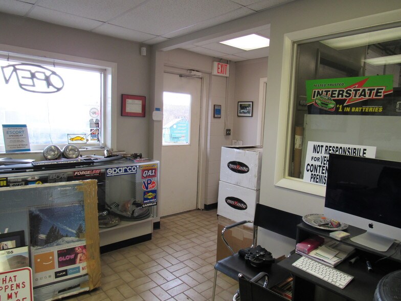 More Photos Of 4794 S Dixie Dr, Dayton Auto Repair For Lease