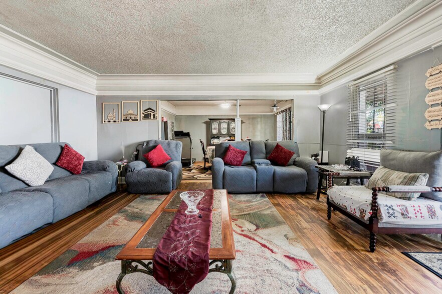 More Photos Of 2336-2338 Pacific Ave, Long Beach Storefront Retail Residential For Sale