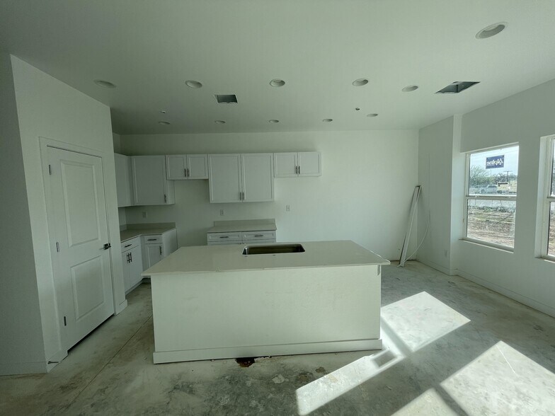 More Photos Of 602-620 E WILLETTA St, Goodyear Apartments For Sale