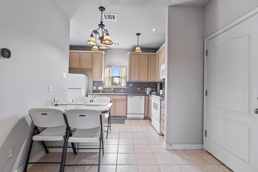 More Photos Of 1092 FM 3000, Elgin Specialty For Sale
