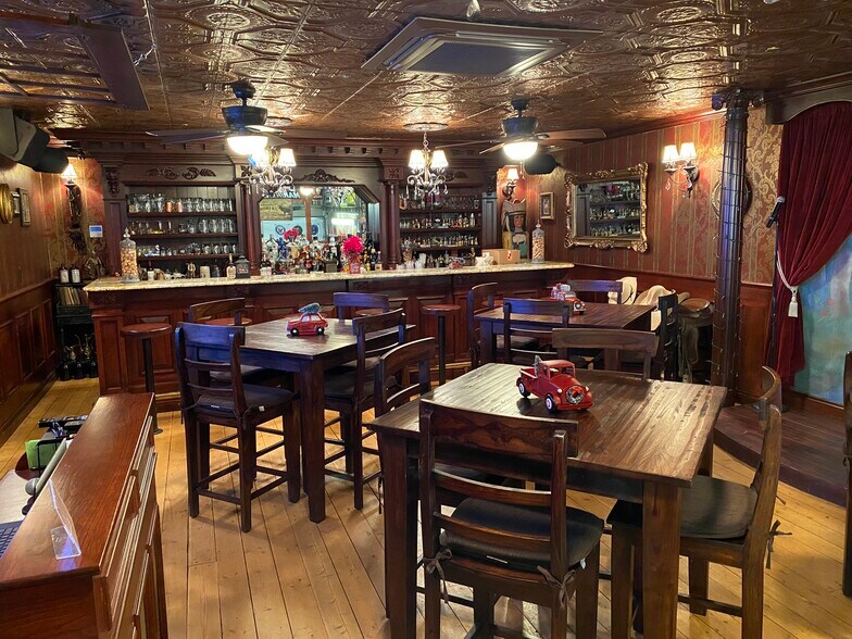 More Photos Of 9181 Commerce Center Cir, Highlands Ranch Self Storage For Sale