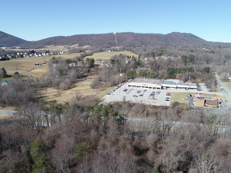 More Photos Of 1651 Blue Ridge Blvd, Troutville Unknown For Lease