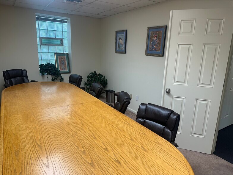 More Photos Of 902 22nd St, Aliquippa Office For Sale