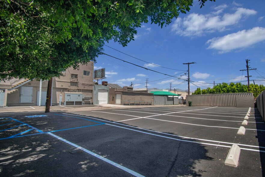 More Photos Of 10650-10658 Burbank Blvd, North Hollywood Food Processing For Lease