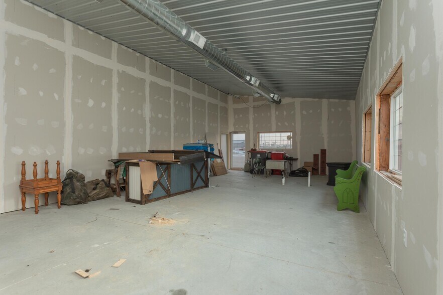 More Photos Of 815 E 1st Ave, Osakis Flex For Lease