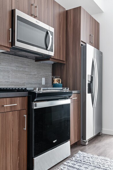 More Photos Of 2528 S Grand Ave, Los Angeles Apartments For Lease